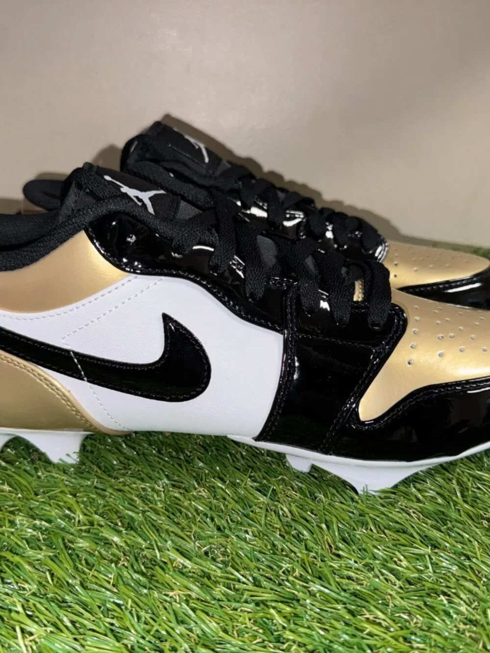 Men Size 13 Nike Jordan 1 Low TD Patent Gold Toe Football Cleats FJ6245-701 NEW